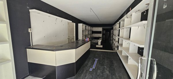 locale commerciale in vendita a Soverato