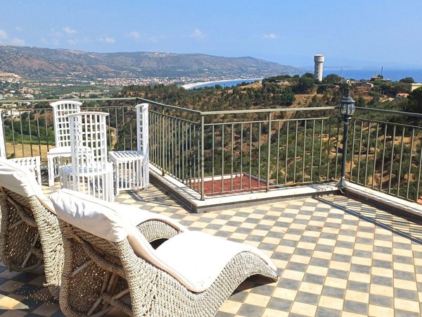 casa indipendente in vendita a Soverato