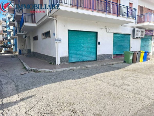 negozio in vendita a Soverato