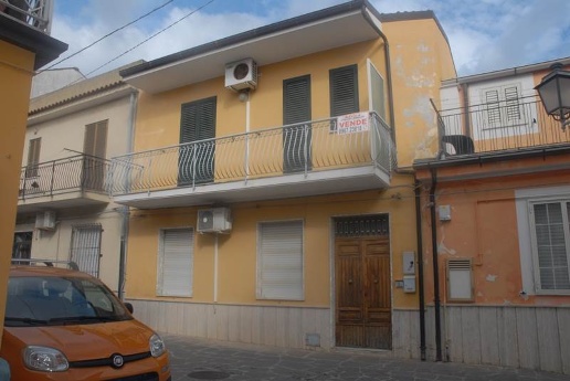 casa indipendente in vendita a Soverato