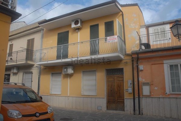 casa indipendente in vendita a Soverato