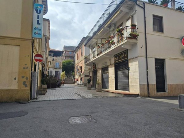 negozio in vendita a Soverato