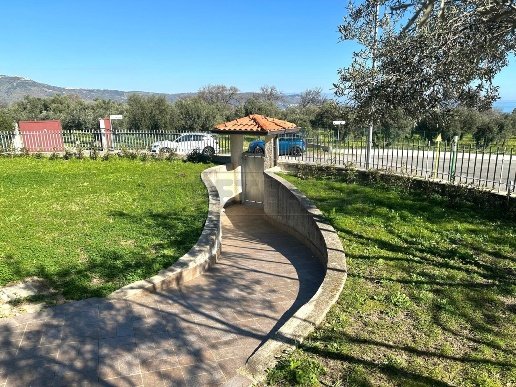 casa indipendente in vendita a Soverato