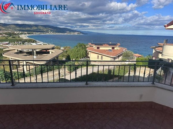 casa indipendente in vendita a Soverato