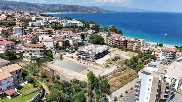 casa indipendente in vendita a Soverato