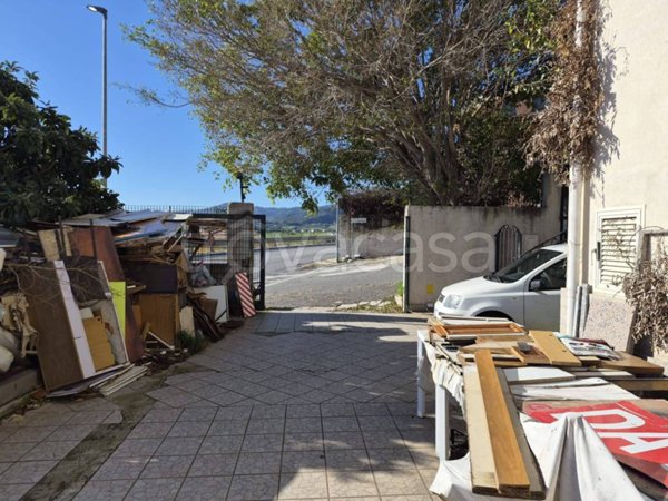 locale commerciale in vendita a Soverato