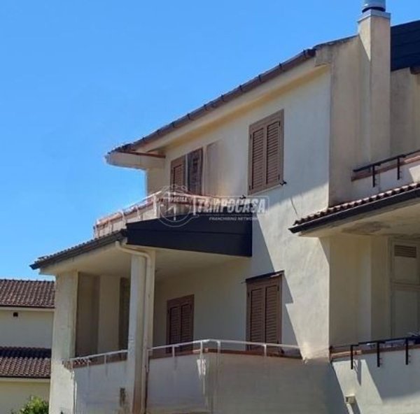 casa indipendente in vendita a Soverato