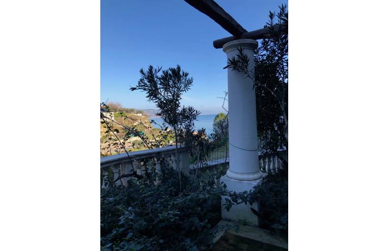 casa indipendente in vendita a Soverato