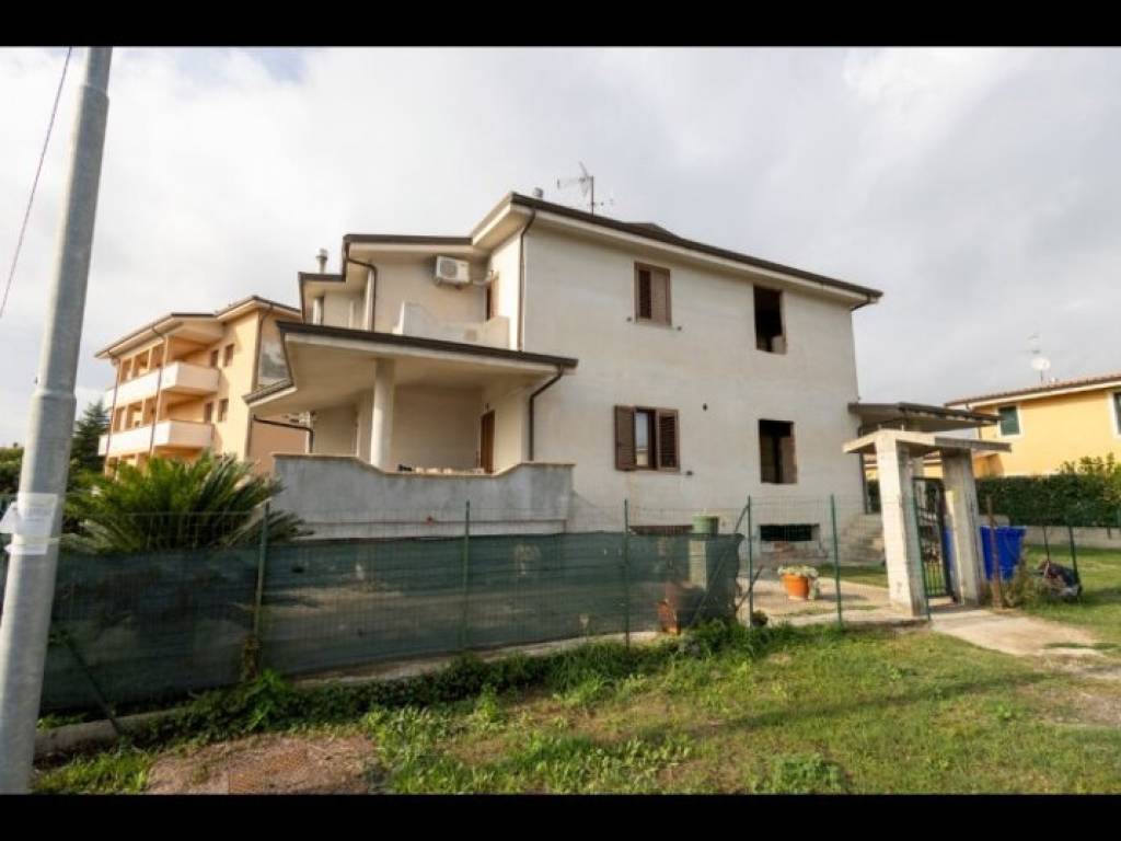 casa indipendente in vendita a Soveria Simeri