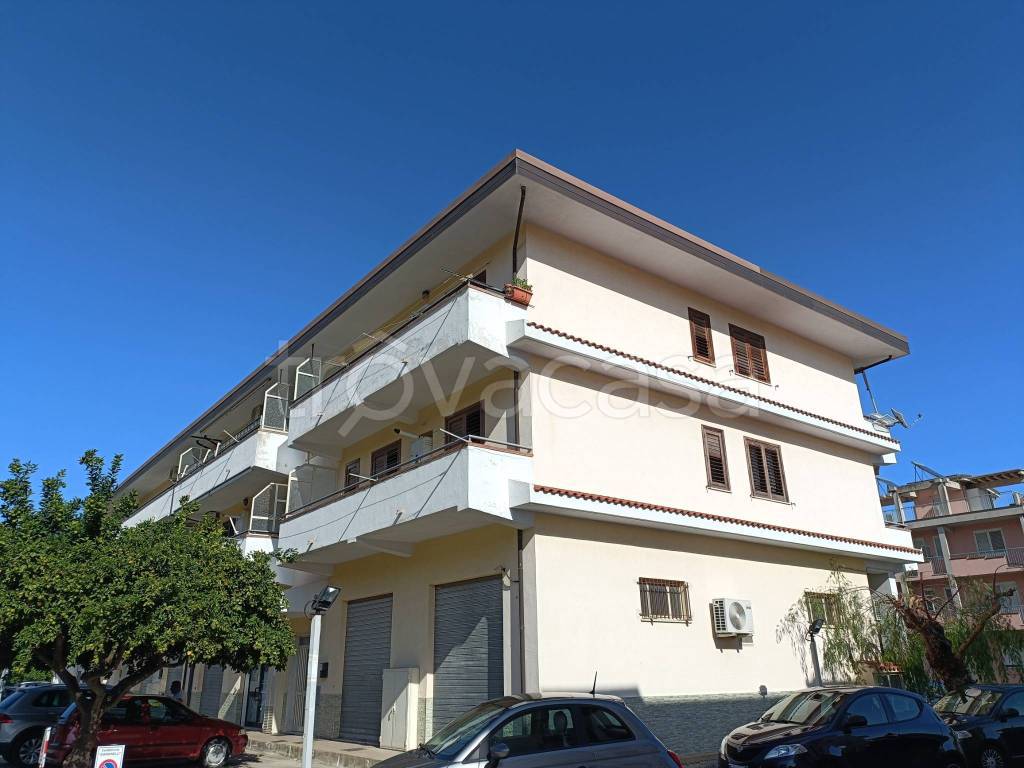 appartamento in vendita a Squillace in zona Squillace Lido