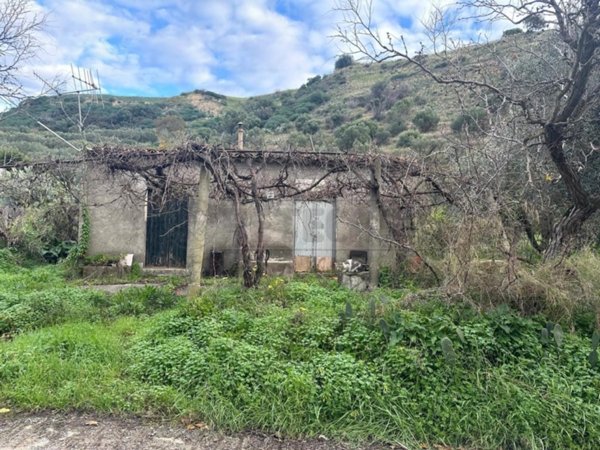 terreno agricolo in vendita a Squillace in zona Fiasco Baldaia