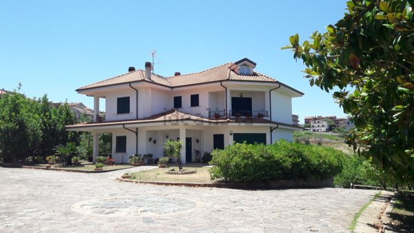 casa indipendente in vendita a Squillace