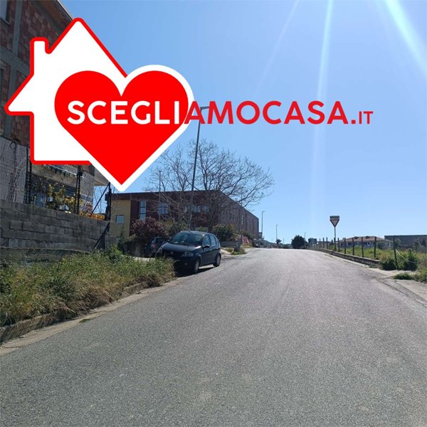 locale commerciale in vendita a Squillace