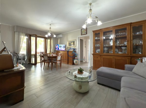 appartamento in vendita a Squillace in zona Squillace Lido