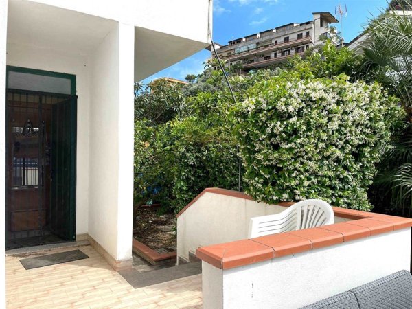 casa indipendente in vendita a Squillace in zona Squillace Lido