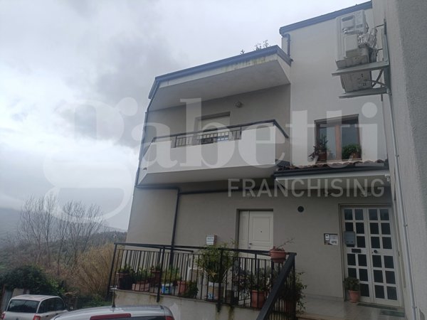 appartamento in vendita a Squillace in zona Squillace Lido
