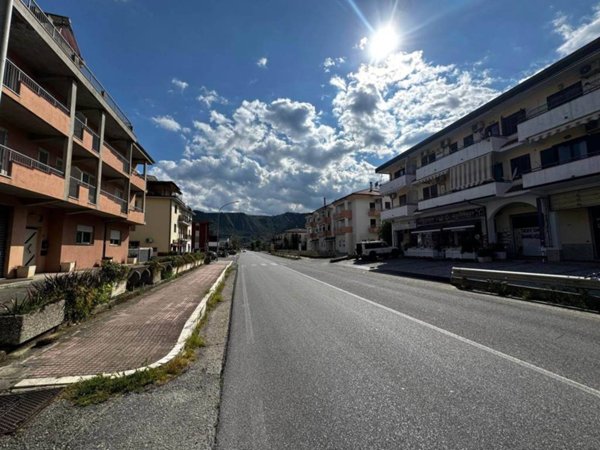 negozio in vendita a Squillace in zona Squillace Lido