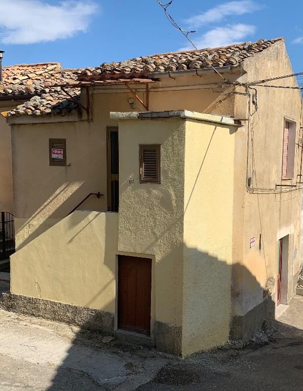 casa indipendente in vendita a Squillace in zona Squillace Lido