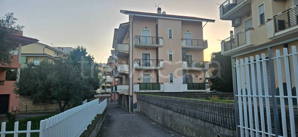 appartamento in vendita a Squillace in zona Squillace Lido