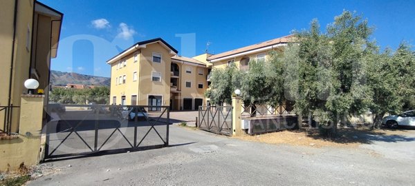 locale commerciale in vendita a Squillace in zona Squillace Lido