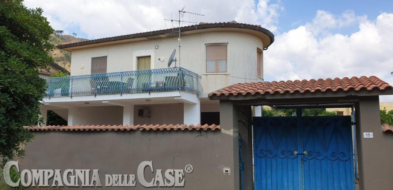 casa indipendente in vendita a Stalettì in zona Copanello