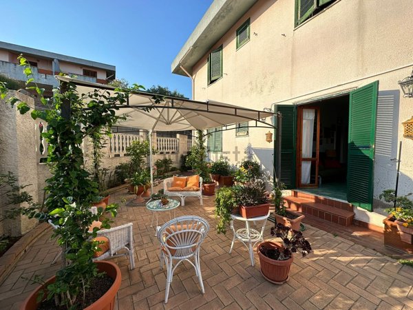 casa indipendente in vendita a Stalettì in zona Copanello