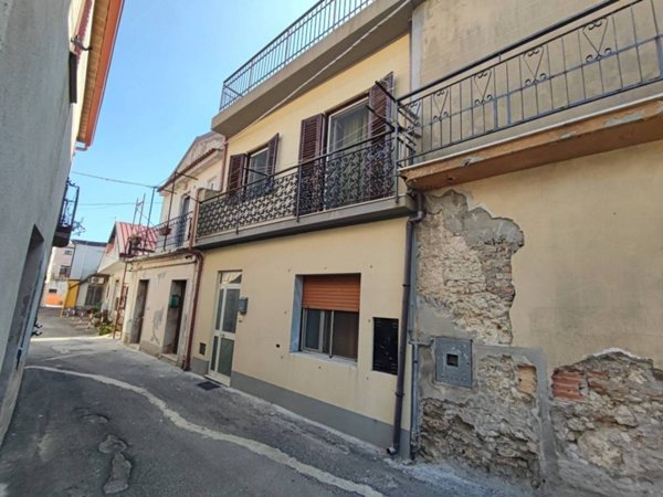 appartamento in vendita a Stalettì in zona Caminia