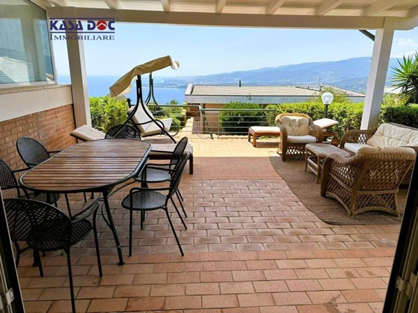 casa indipendente in vendita a Stalettì