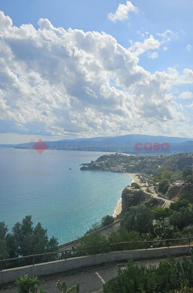appartamento in vendita a Stalettì in zona Santa Maria del Mare