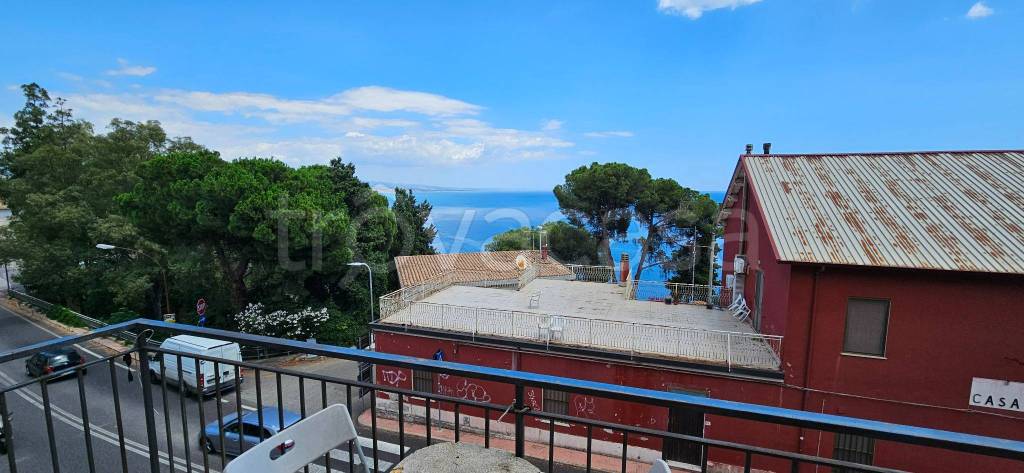 appartamento in vendita a Stalettì in zona Copanello