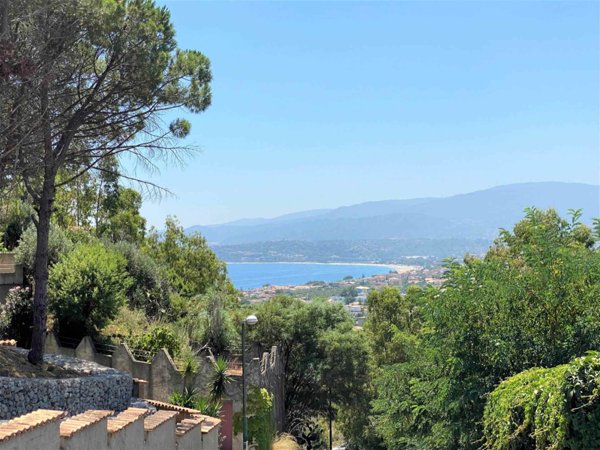appartamento in vendita a Stalettì in zona Pietragrande