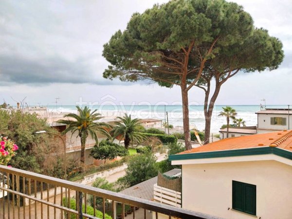 appartamento in vendita a Stalettì in zona Copanello