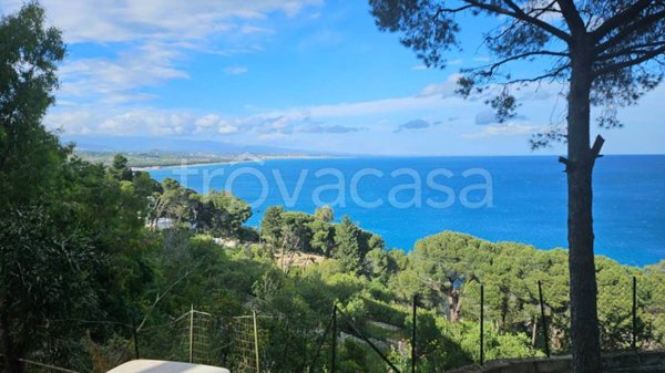 casa indipendente in vendita a Stalettì in zona Copanello