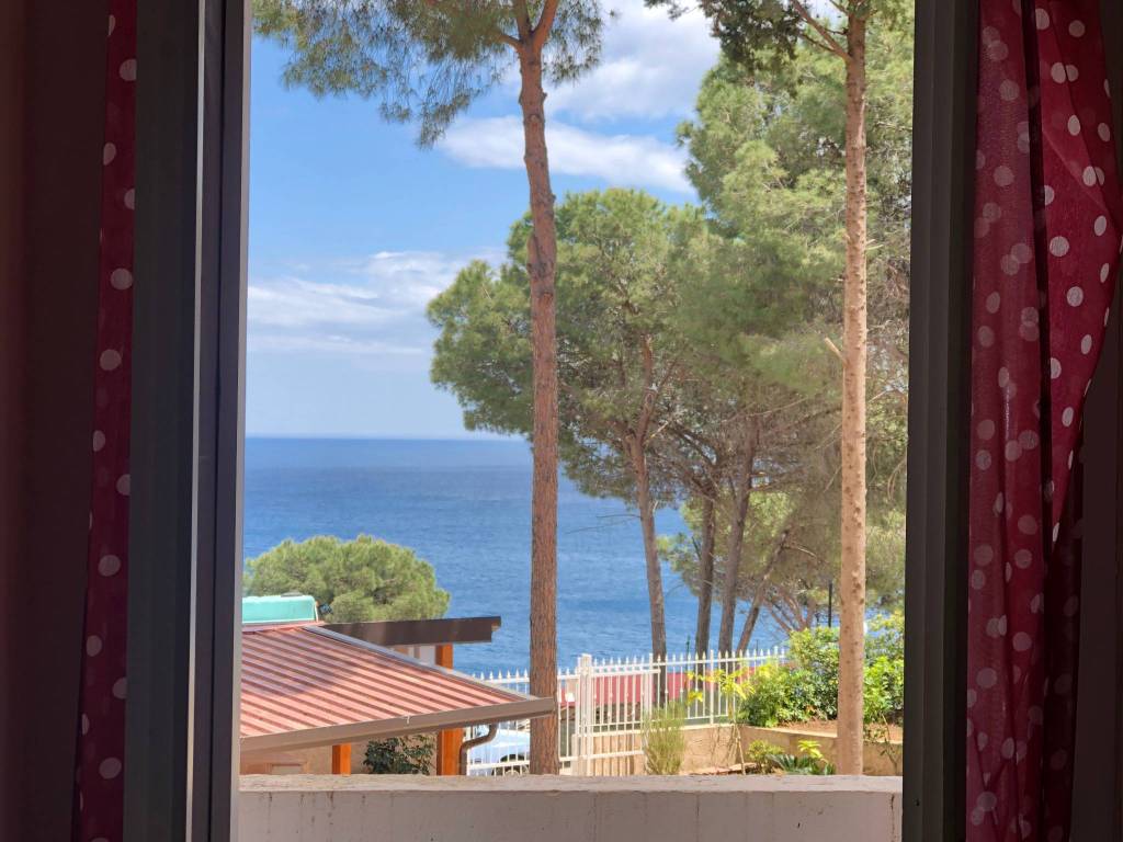 appartamento in vendita a Stalettì in zona Copanello