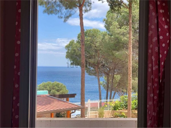 appartamento in vendita a Stalettì in zona Copanello