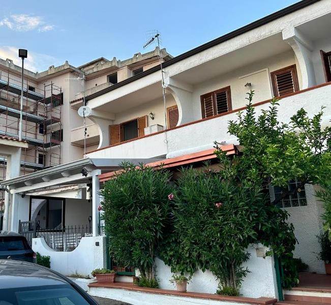 appartamento in vendita a Stalettì in zona Caminia