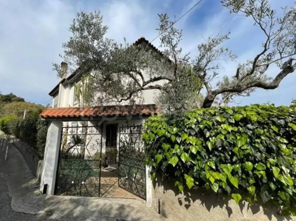 casa indipendente in vendita a Stalettì