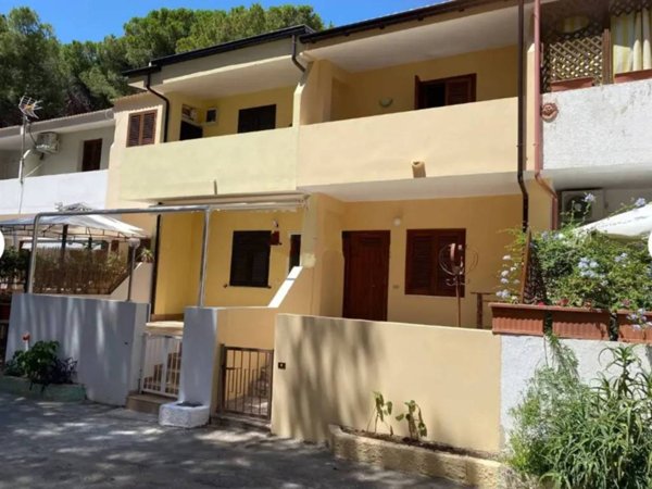 casa indipendente in vendita a Stalettì in zona Copanello