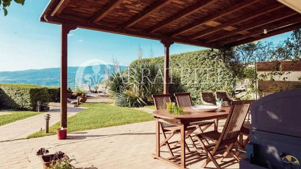 casa indipendente in vendita a Stalettì in zona Caminia