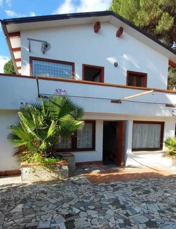 casa indipendente in vendita a Stalettì in zona Copanello