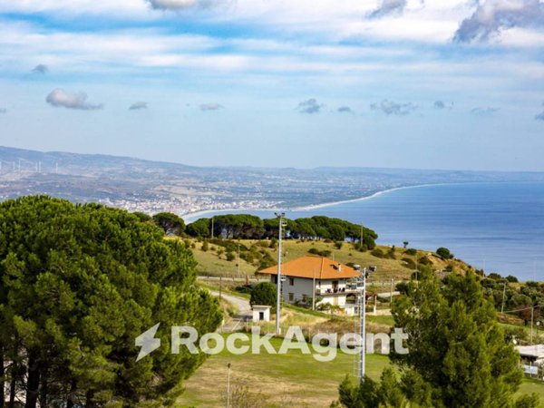 casa indipendente in vendita a Stalettì in zona Caminia