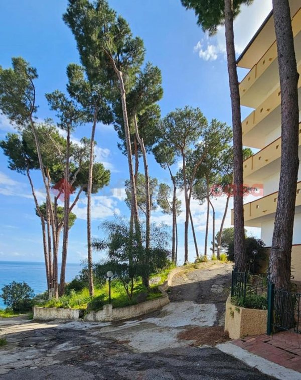 appartamento in vendita a Stalettì in zona Copanello