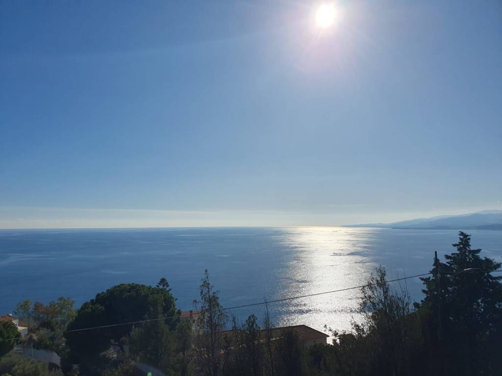 appartamento in vendita a Stalettì in zona Santa Maria del Mare