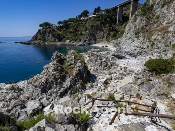 appartamento in vendita a Stalettì in zona Copanello