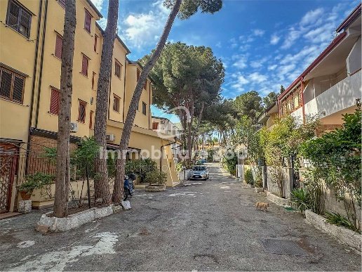 appartamento in vendita a Stalettì in zona Copanello