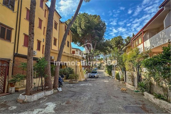appartamento in vendita a Stalettì in zona Copanello