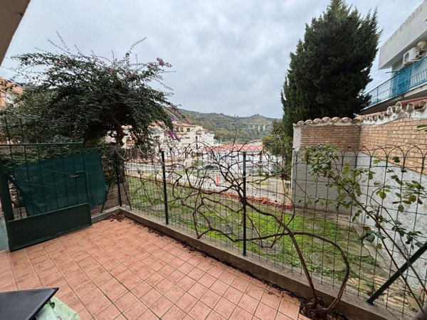 appartamento in vendita a Stalettì in zona Caminia