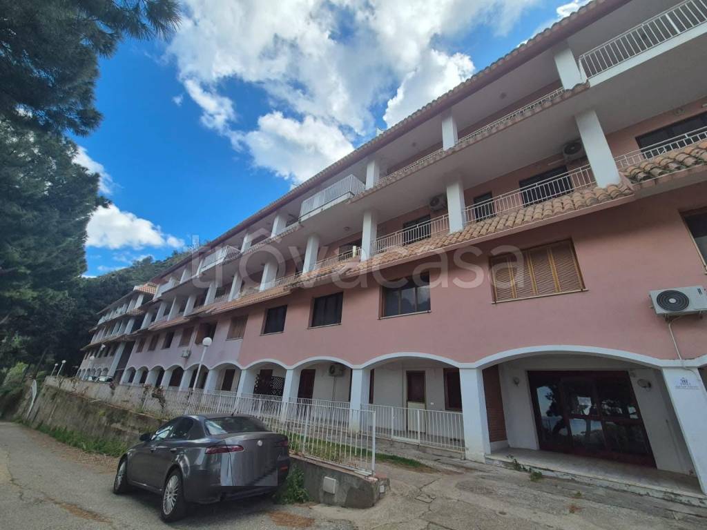 appartamento in vendita a Stalettì in zona Copanello