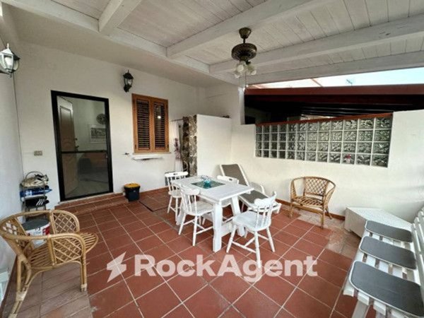 casa indipendente in vendita a Stalettì in zona Caminia