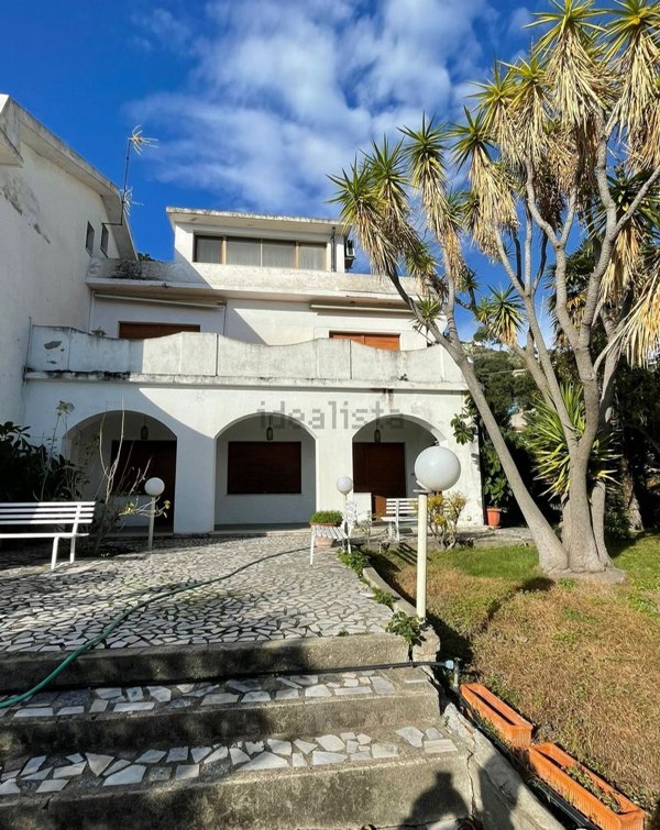 casa indipendente in vendita a Stalettì in zona Copanello